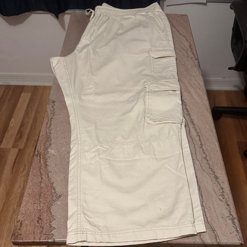 Old Navy Women's Cream Cargo Pants